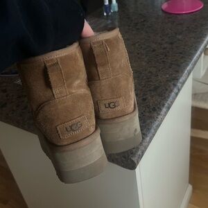 Size 8 worm platform uggs brown